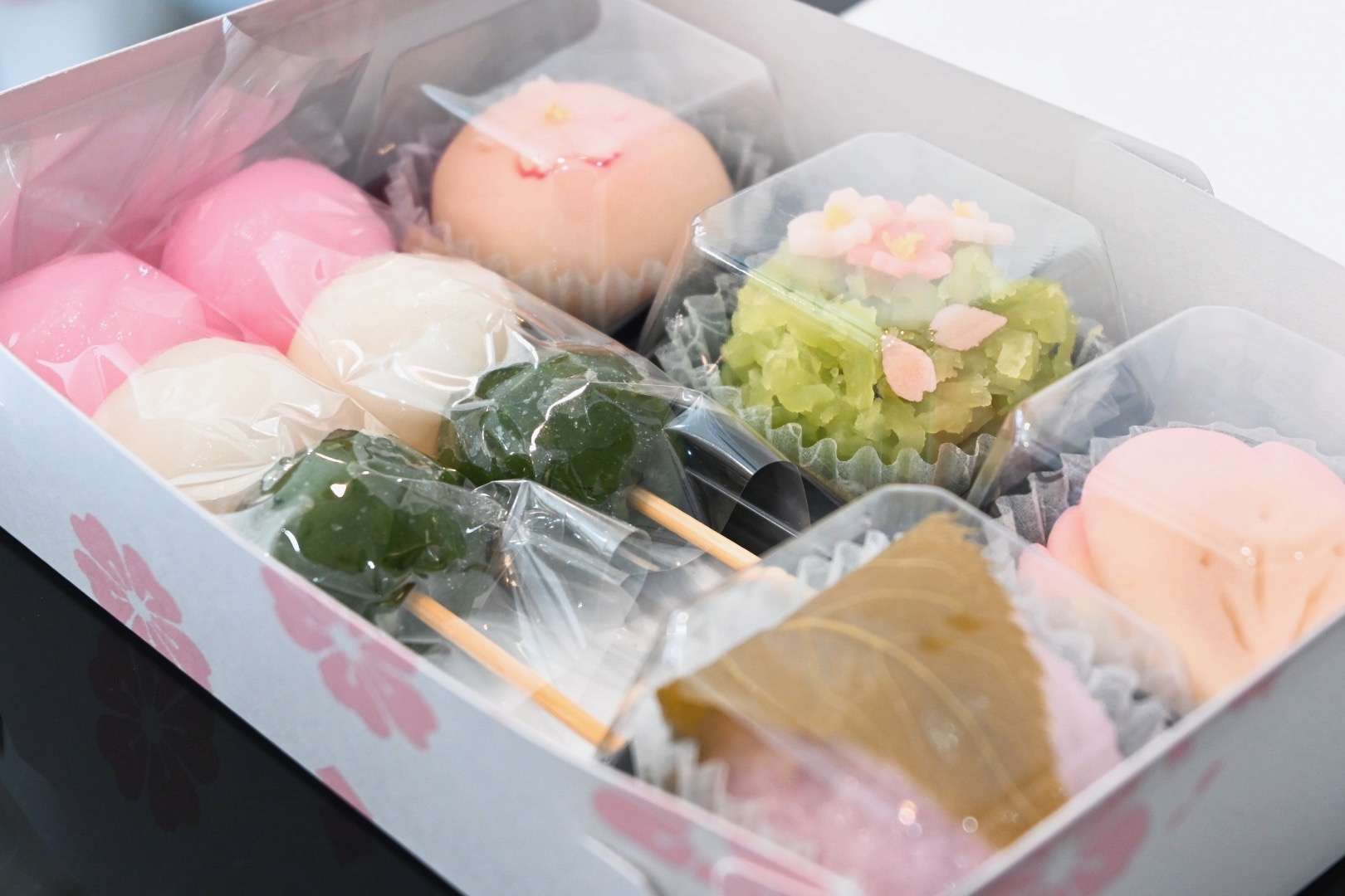 お花見セット販売開始 茨木市 創作和菓子sense 伝統を守りつつ季節を感じられる新感覚のスイーツを提供 茨木市の美味しい創作和菓子店 Sense